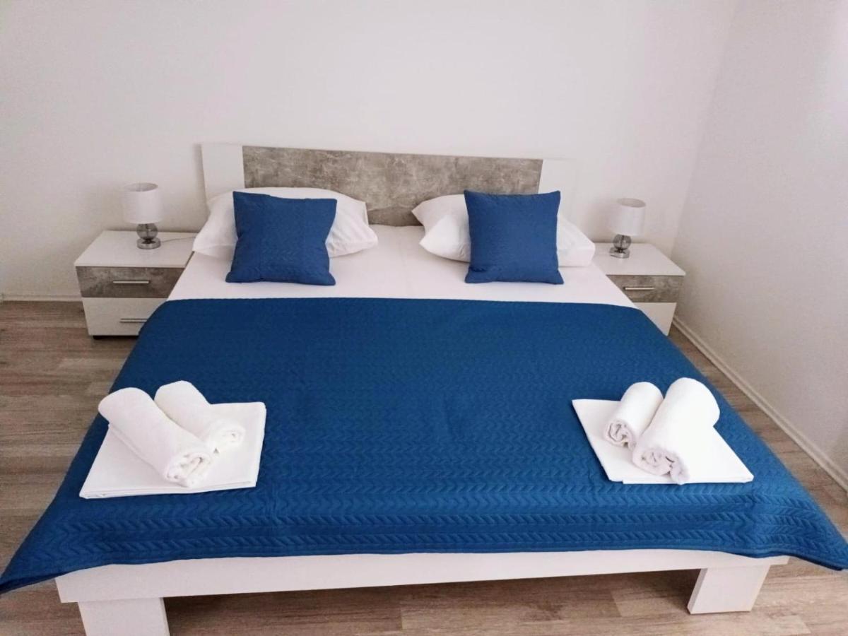 Apartment None Makarska Exteriör bild