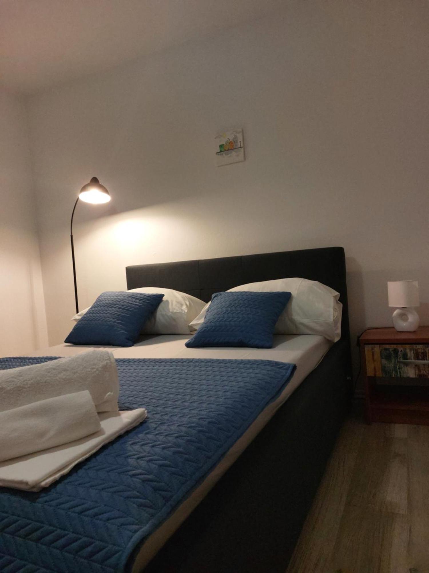 Apartment None Makarska Exteriör bild