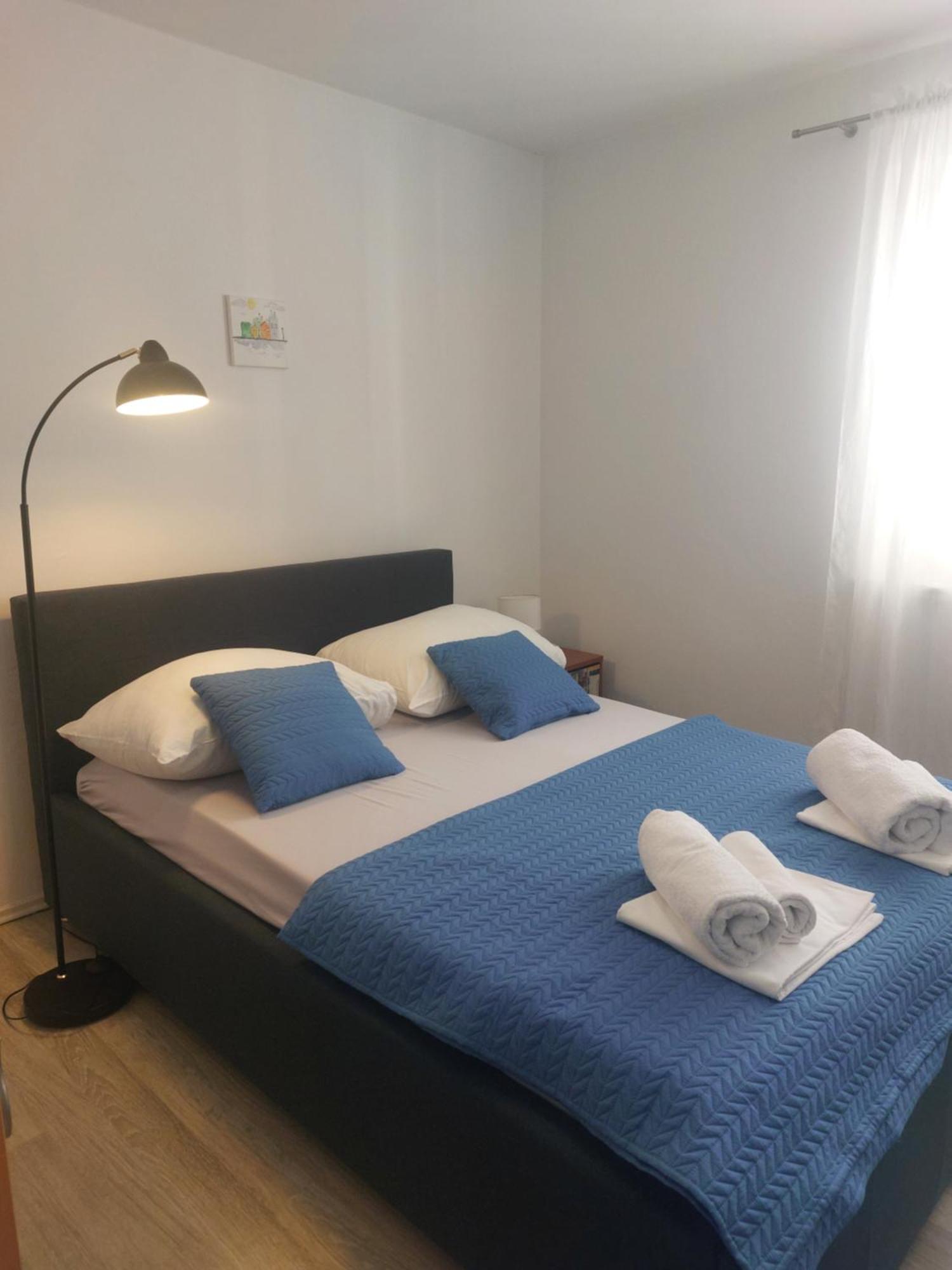 Apartment None Makarska Exteriör bild